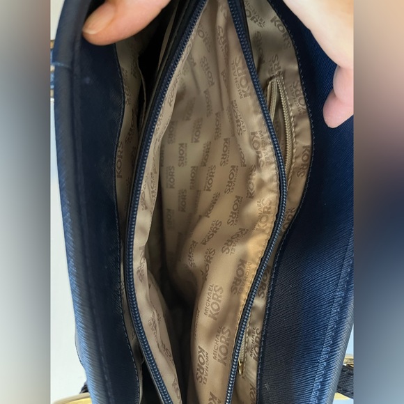 Michael Kors Saffiano Frame MD PKT MF Leather Tote - Picture 4 of 5